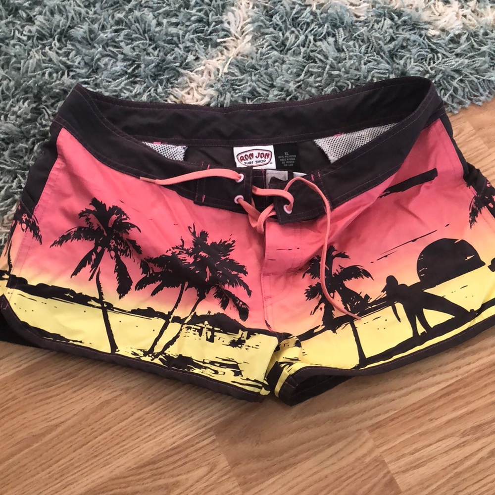 Women’s Ron Jon surf shop board shorts XL